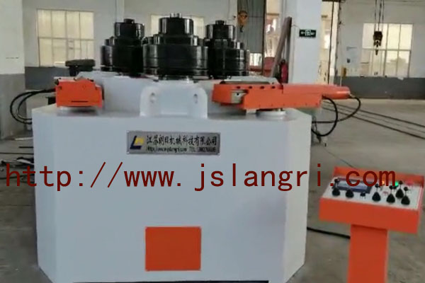 型材卷圓機(jī)的特點(diǎn)是什么，有哪些操作注意事項(xiàng)？
